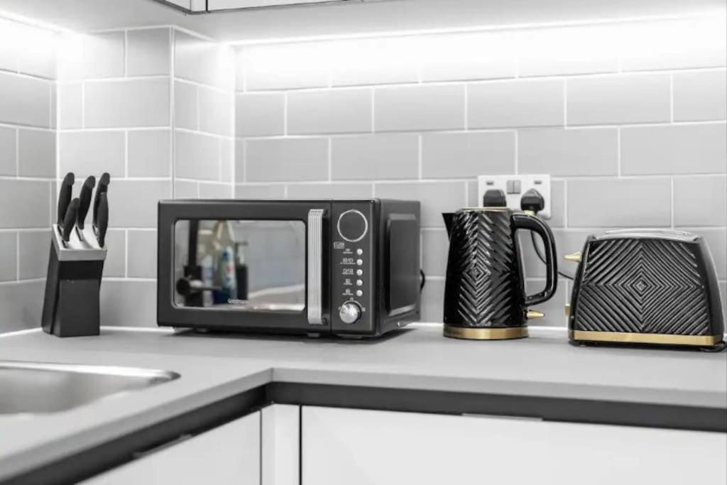 Апартаменти Deluxe 1 Bed In Colindale Wembley With Freewifitv Лондон Екстер'єр фото
